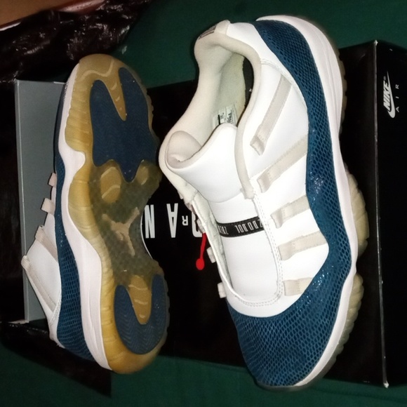 Air Jordan 11s  low white with blue snakeskin l - Picture 2 of 7